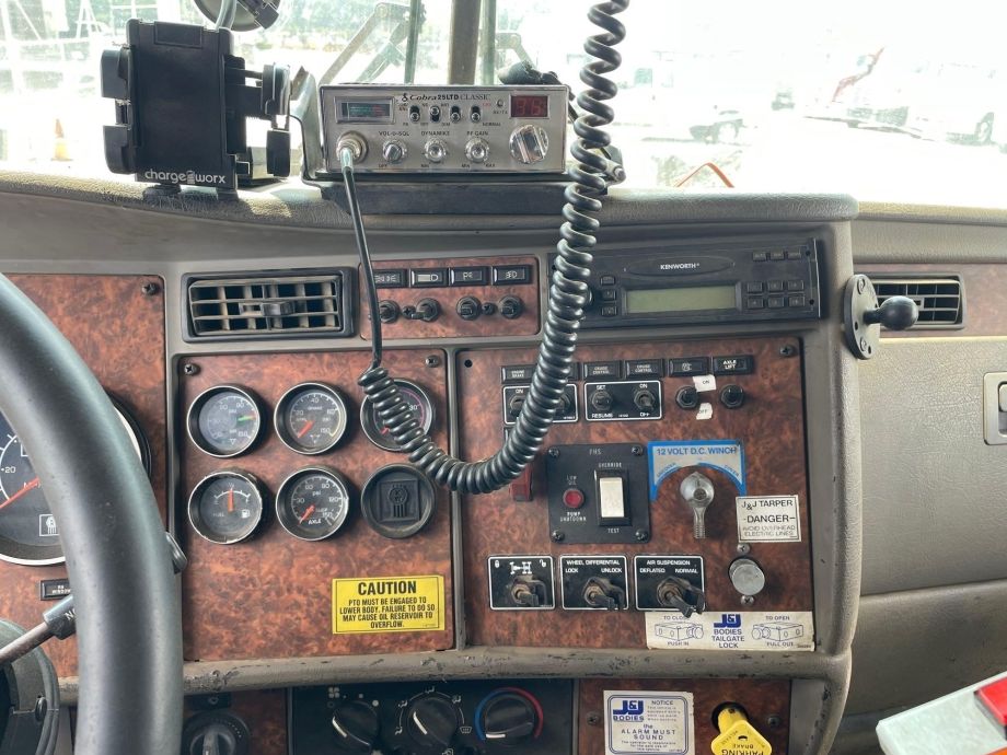 Image for 2005 Kenworth T800 Tri Axle Dump Truck