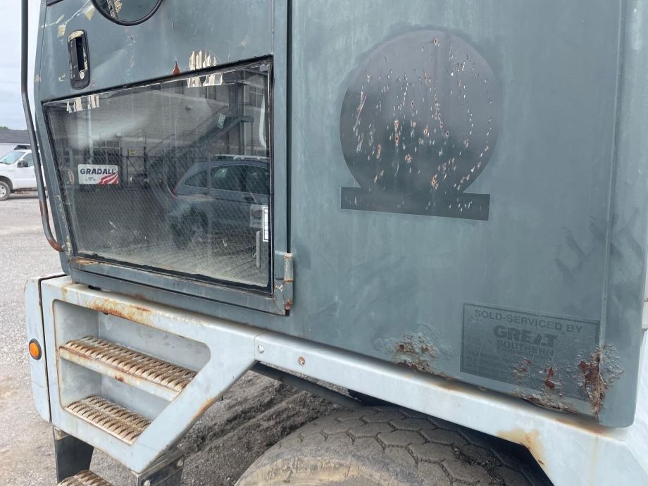 Image for 2006 Gradall XL4100 Wheel Excavator