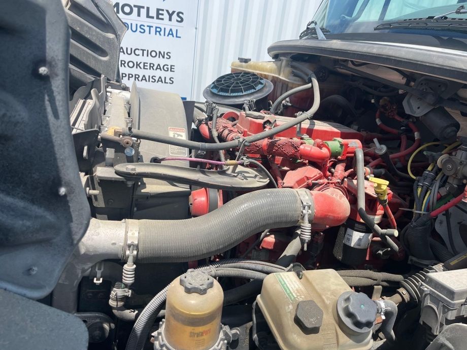 Image for 2015 Freightliner M2 24’ Box Truck