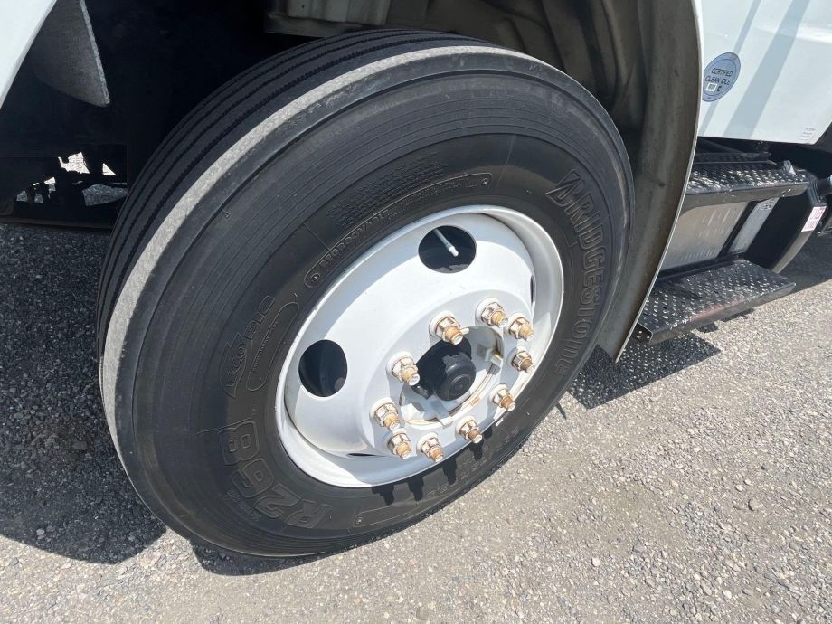 Image for 2015 Freightliner M2 24’ Box Truck