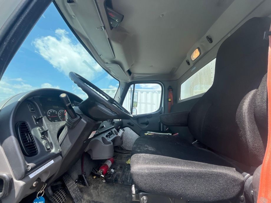 Image for 2015 Freightliner M2 24’ Box Truck