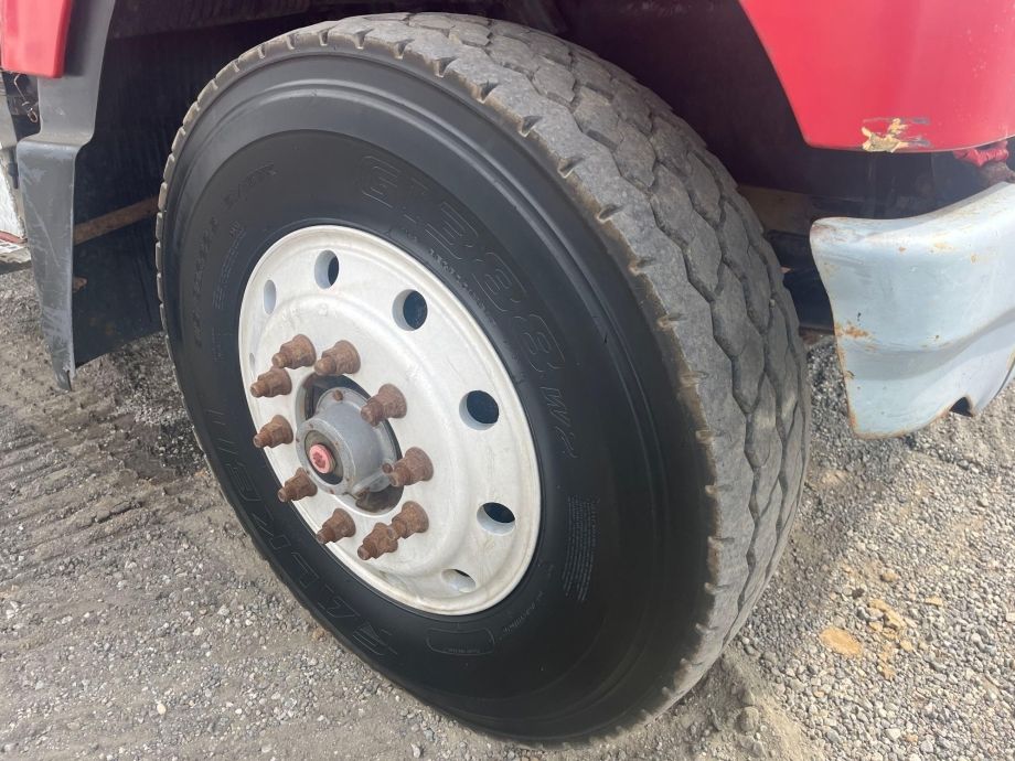 Image for 2002 Volvo VHD Tri-Axle Dump Truck