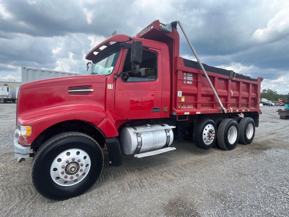 Image for 2002 Volvo VHD Tri-Axle Dump Truck