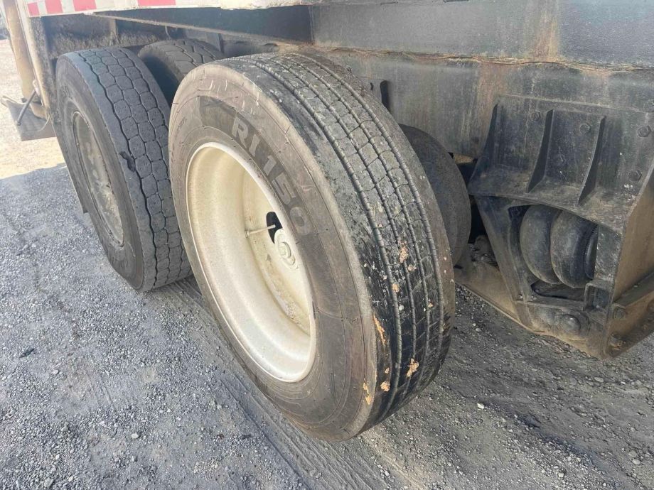 Image for 2005 Freightliner M2 20YD T/A Rear Load Refuse Truck