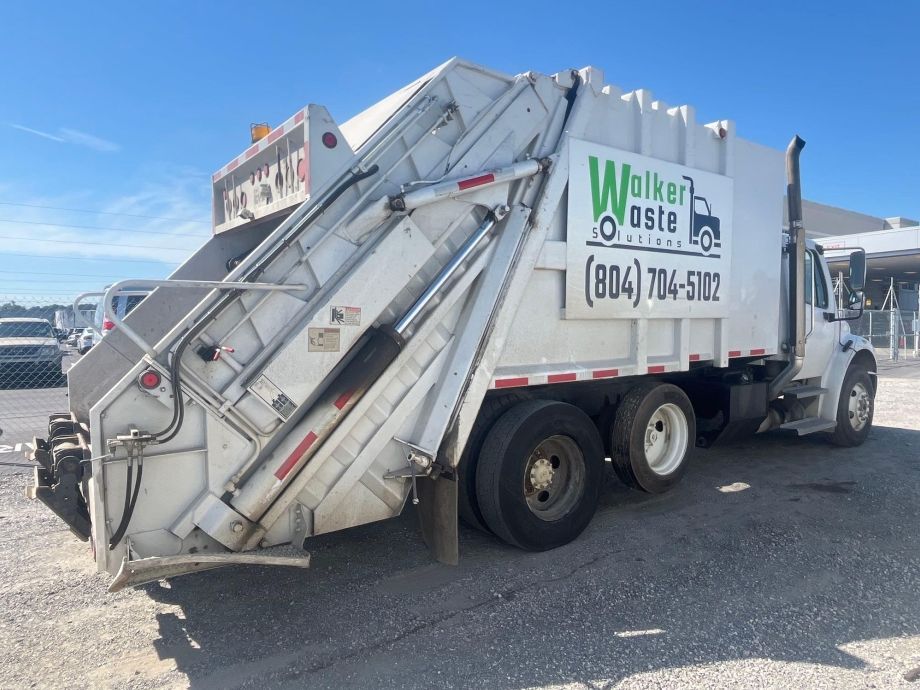 Image for 2005 Freightliner M2 20YD T/A Rear Load Refuse Truck