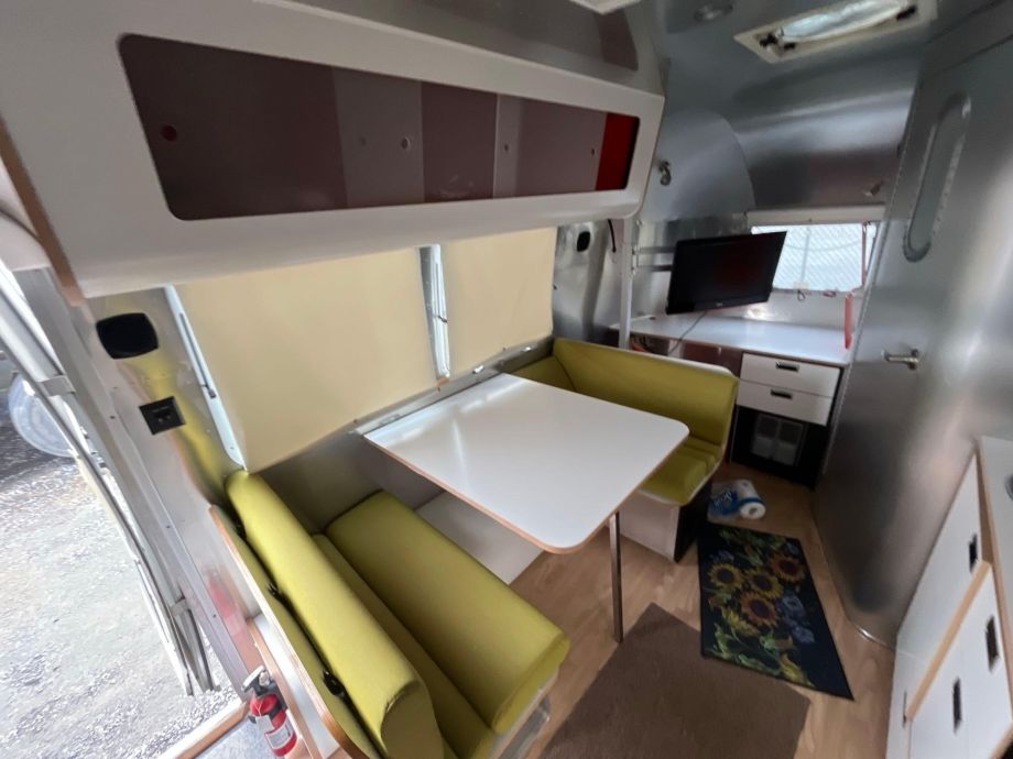 Image for 2004 Air Stream International CCD 22 Camper