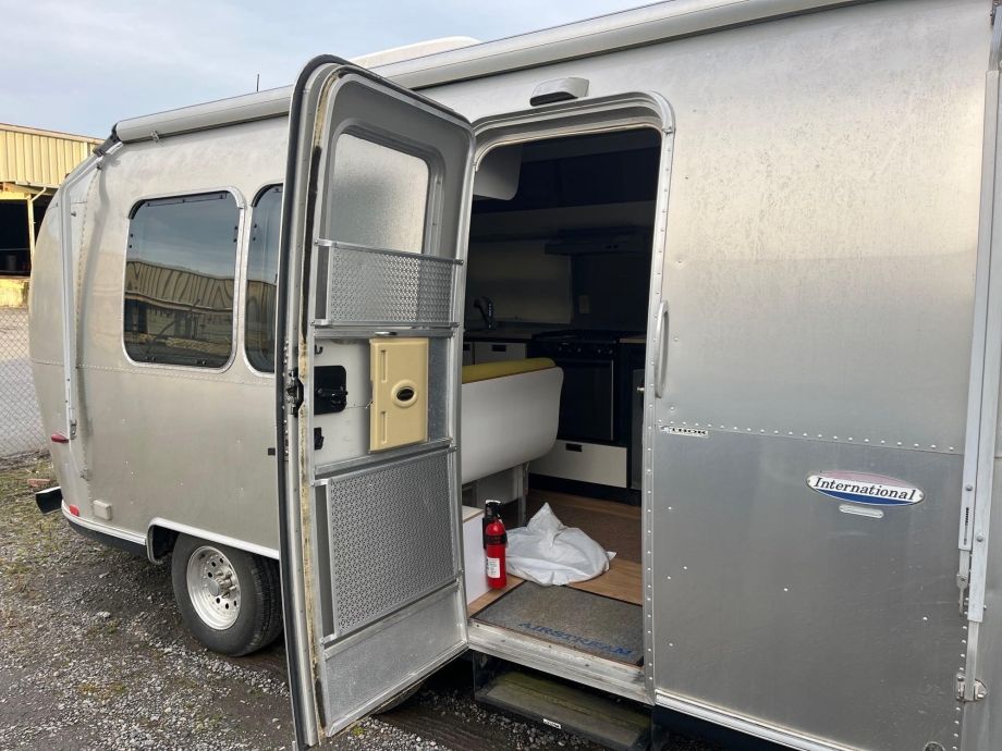 Image for 2004 Air Stream International CCD 22 Camper