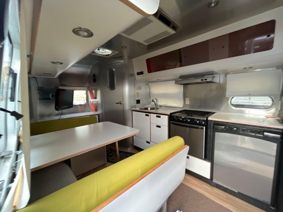 Image for 2004 Air Stream International CCD 22 Camper