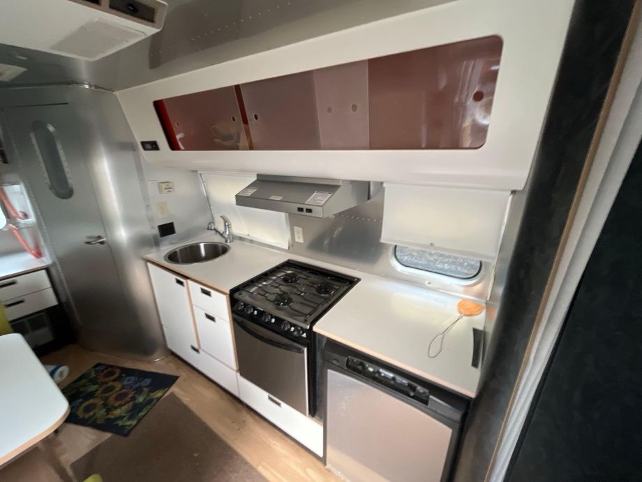 Image for 2004 Air Stream International CCD 22 Camper