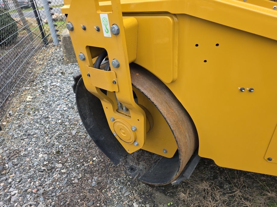 Image for 2023 CAT CB4.0 Vibratory Compactor