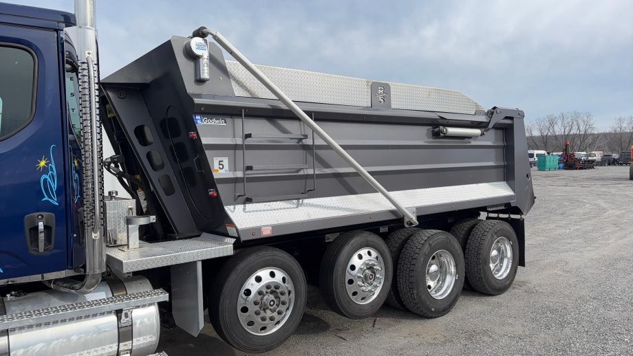 Image for 2025 Western Star 47X Quad Axle Dump Truck