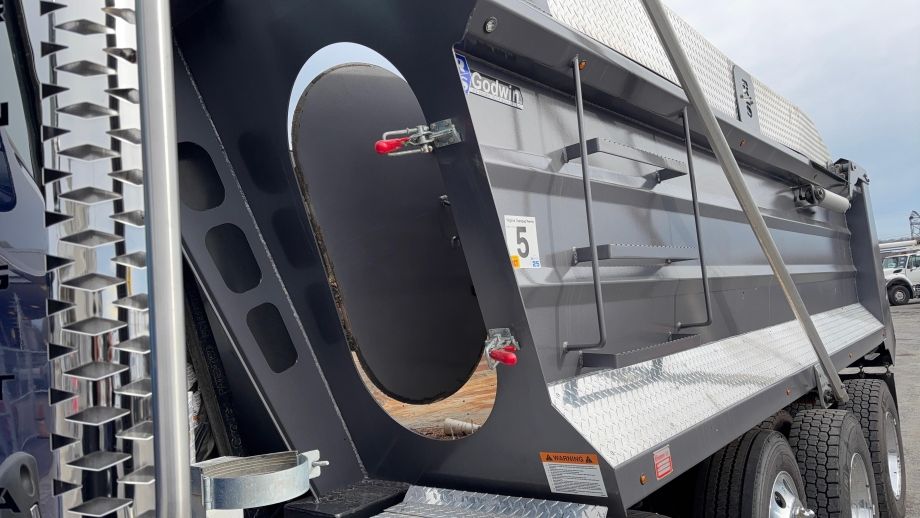 Image for 2025 Western Star 47X Quad Axle Dump Truck