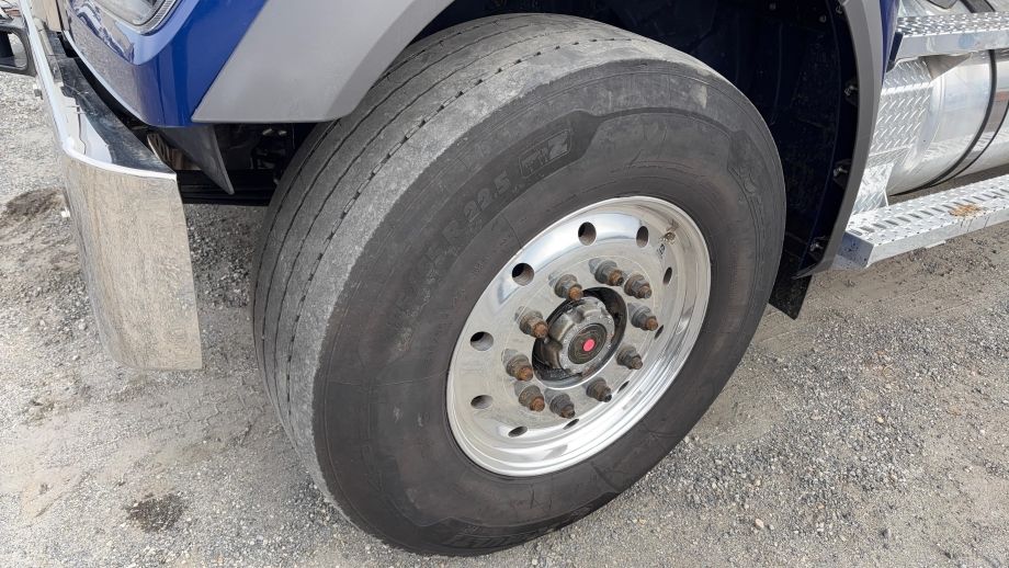 Image for 2025 Western Star 47X Quad Axle Dump Truck