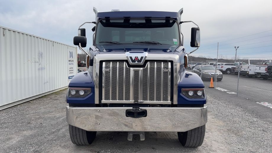 Image for 2025 Western Star 47X Quad Axle Dump Truck