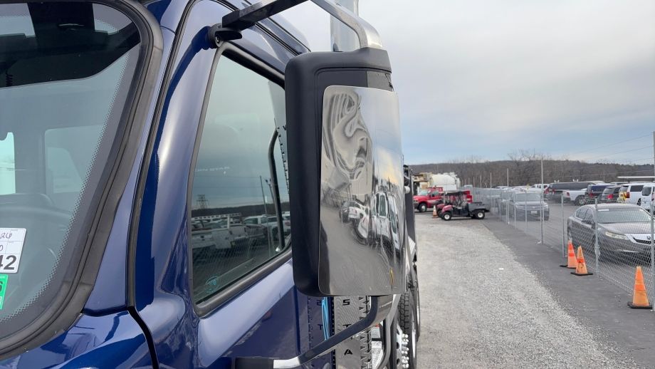 Image for 2025 Western Star 47X Quad Axle Dump Truck