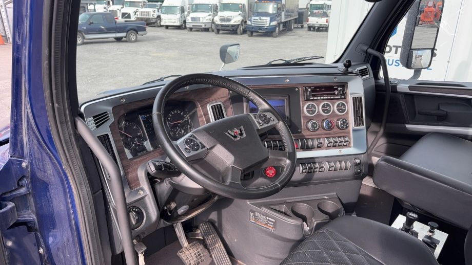 Image for 2025 Western Star 47X Quad Axle Dump Truck