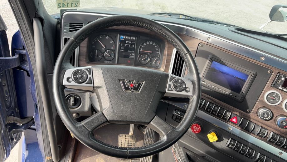 Image for 2025 Western Star 47X Quad Axle Dump Truck