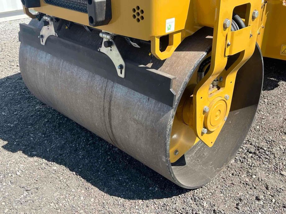 Image for 2025 Cat CB4.0 51” Long & 31” Diameter Roller