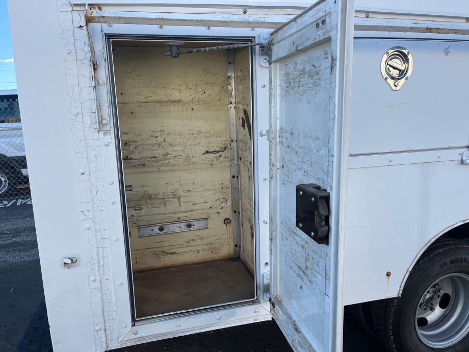 Image for 2014 Mitsubishi Fuso FE125 S/A Utility Truck