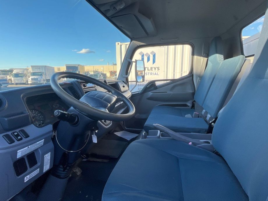 Image for 2014 Mitsubishi Fuso FE125 S/A Utility Truck