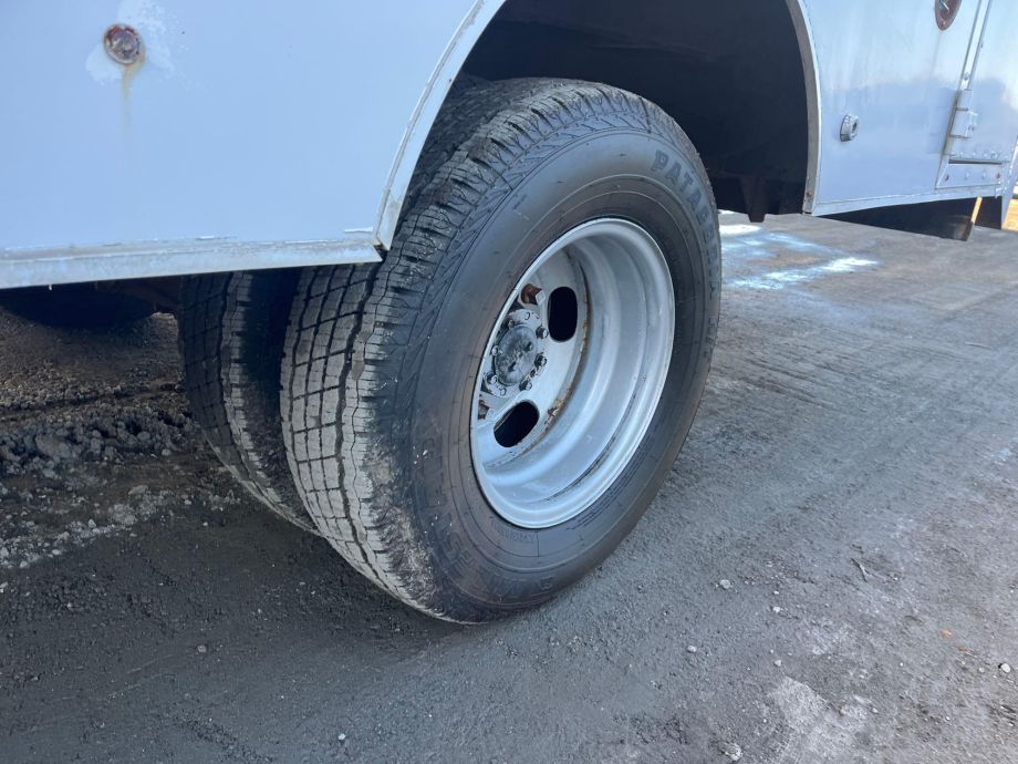 Image for 2014 Mitsubishi Fuso FE125 S/A Utility Truck