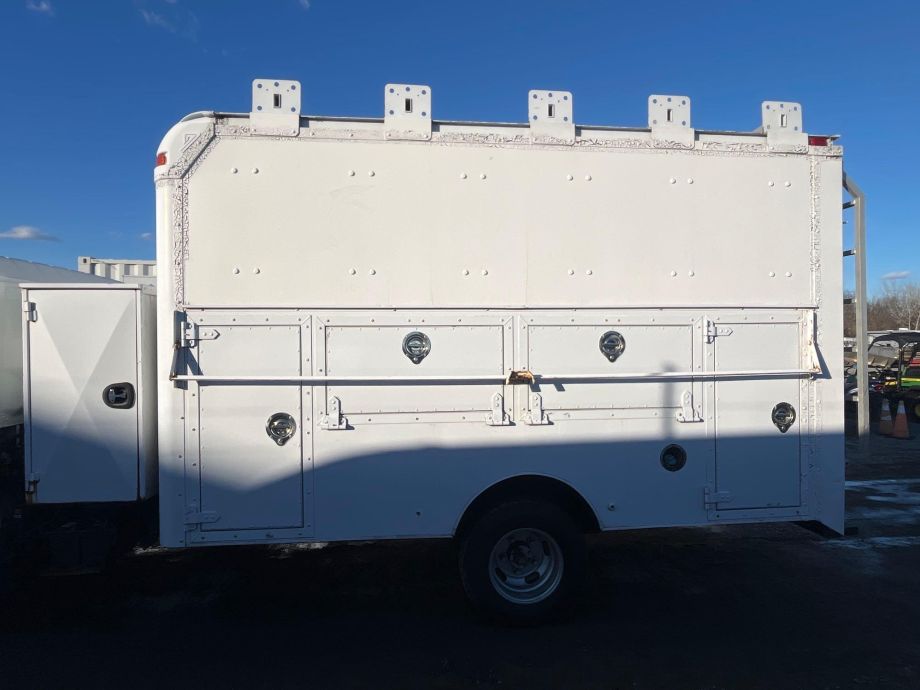 Image for 2014 Mitsubishi Fuso FE125 S/A Utility Truck