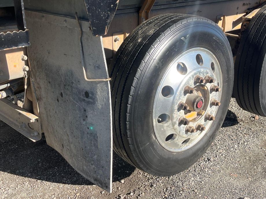 Image for 2018 Mack Granite GU713 20’ Quad-Axle Dump Truck