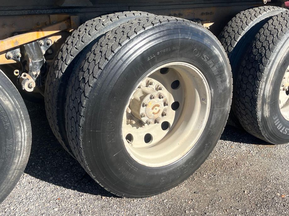 Image for 2018 Mack Granite GU713 20’ Quad-Axle Dump Truck