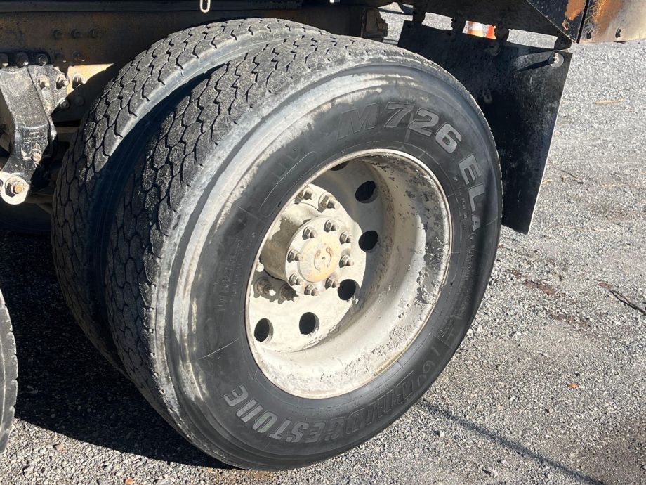 Image for 2018 Mack Granite GU713 20’ Quad-Axle Dump Truck