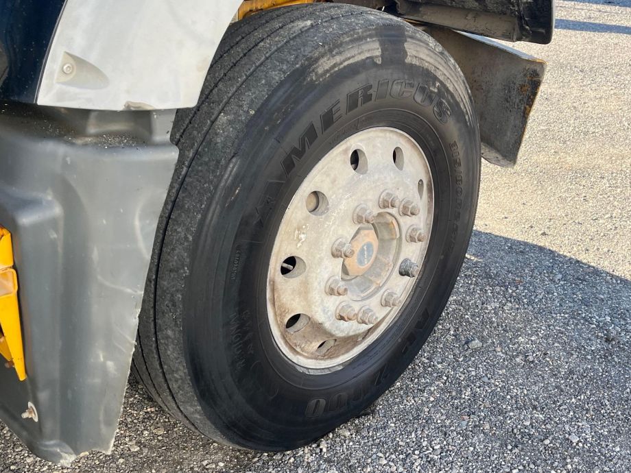 Image for 2018 Mack Granite GU713 20’ Quad-Axle Dump Truck