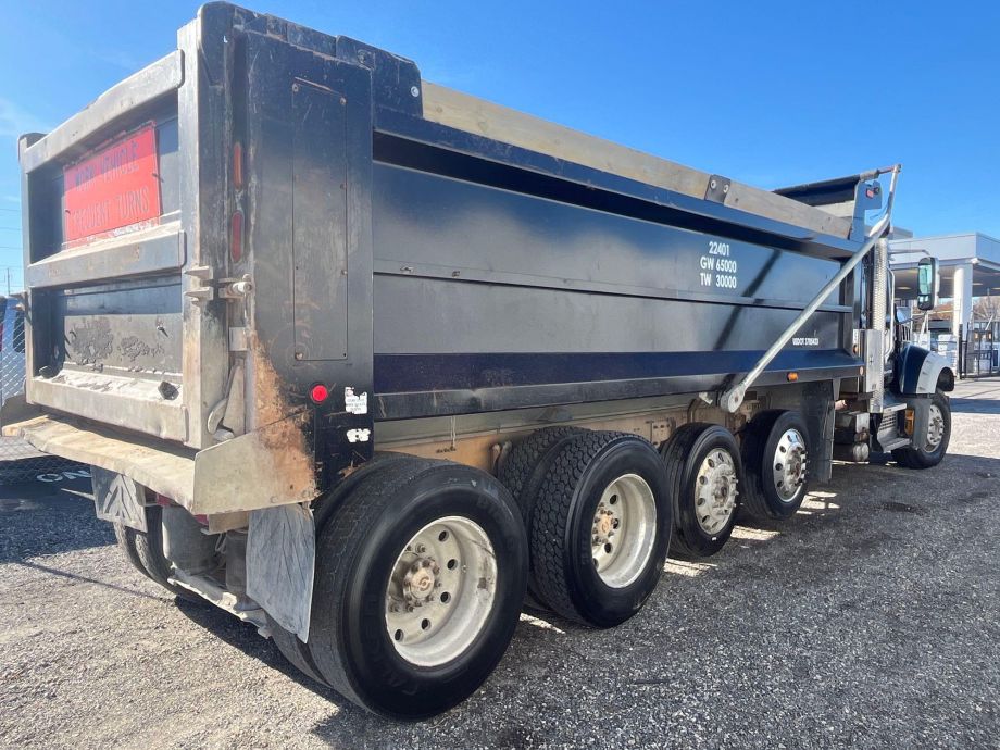 Image for 2018 Mack Granite GU713 20’ Quad-Axle Dump Truck