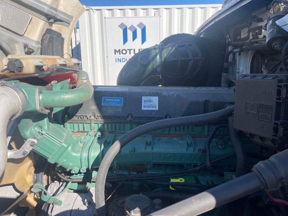 Image for 2016 Volvo VNL T/A Road Tractor