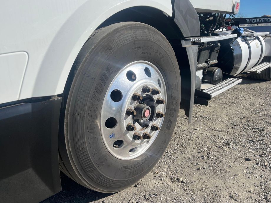 Image for 2016 Volvo VNL T/A Road Tractor