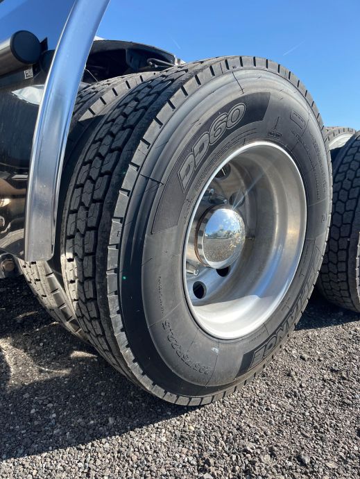 Image for 2018 Kenworth T680 T/A Day Cab Road Tractor