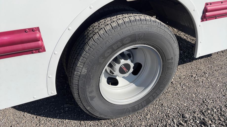Image for 2007 GMC Savana 3500 18-Passenger Bus