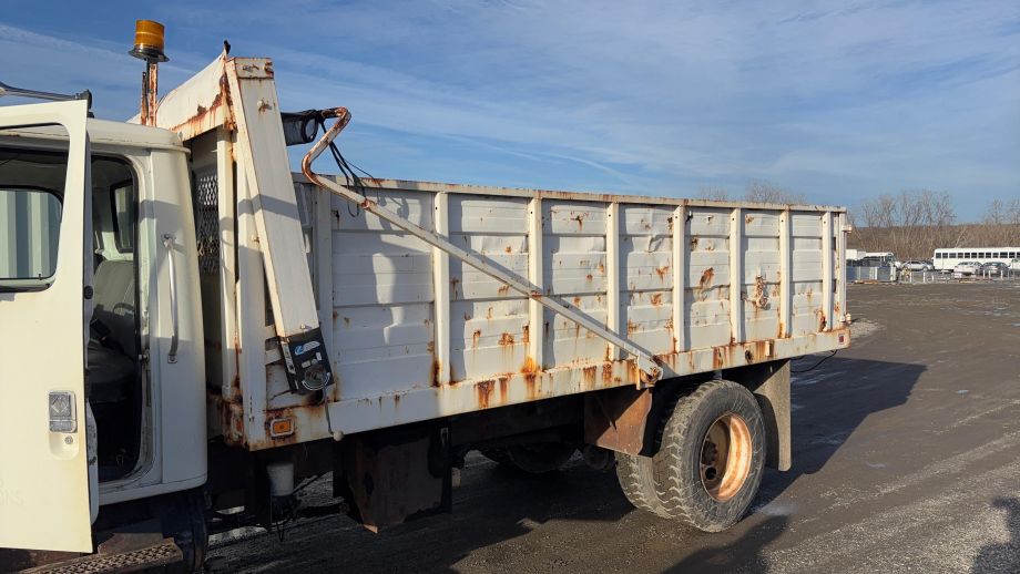Image for 1998 International 4700 S/A 16’ Dump Truck, Manual Tarp System, Beacon Light, Tow Package