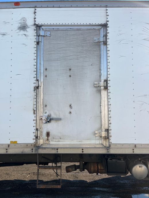 Image for 2010 Mitsubishi Fuso 26’ S/A Box Truck, Electric Lift Gate