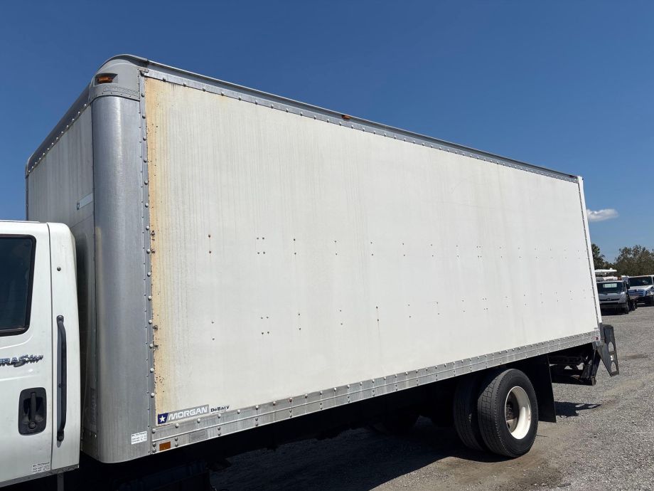 Image for 2011 International Durastar 4400 26’ S/A Box Truck, Electric Lift Gate