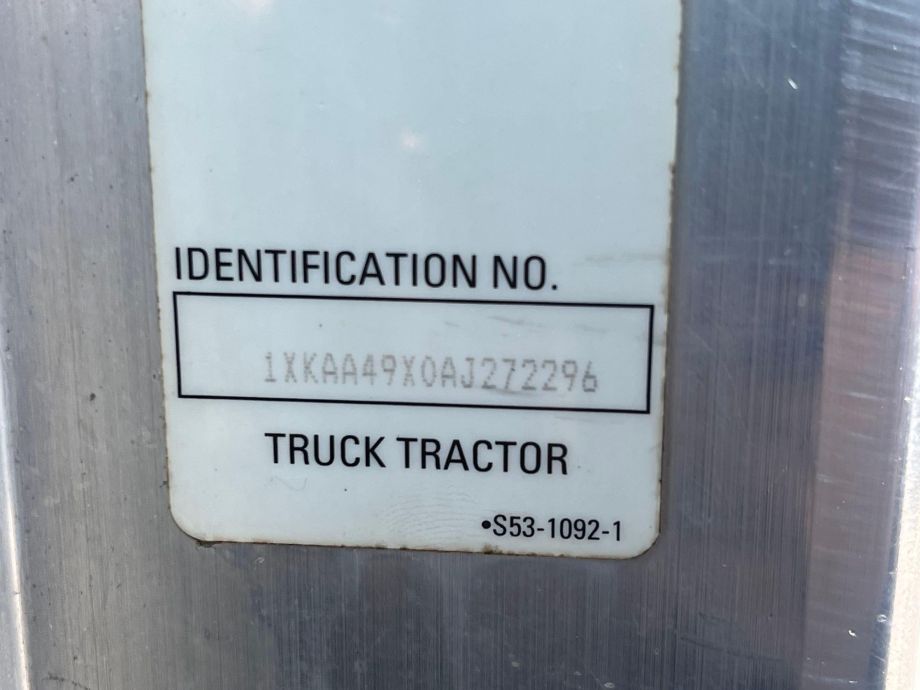 Image for 2010 Kenworth T660 T/A Sleeper Cab Road Tractor