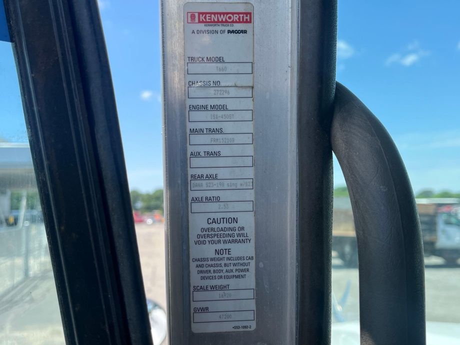 Image for 2010 Kenworth T660 T/A Sleeper Cab Road Tractor