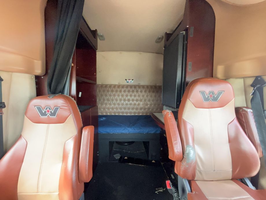 Image for 2016 Western Star 5700XE Sleeper Cab T/A Road Tractor