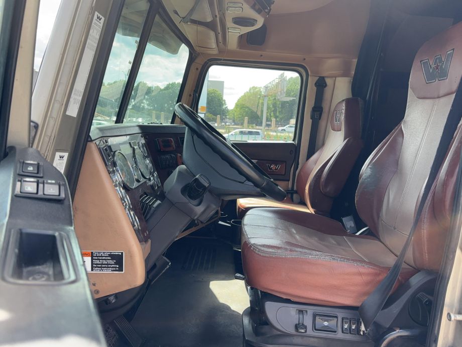 Image for 2016 Western Star 5700XE Sleeper Cab T/A Road Tractor