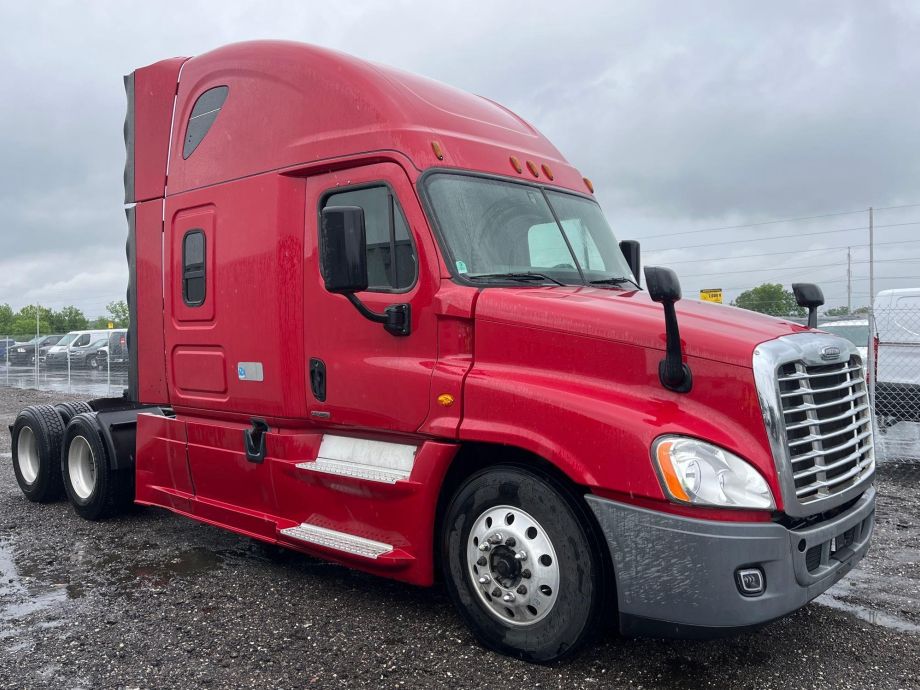 Image for 2016 Freightliner Cascadia Evolution T/A Sleeper Cab Road Tractor