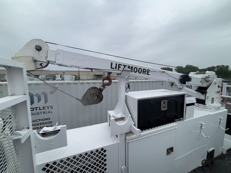Image for 2011 Freightliner M2 106 Utility Truck w/Crane