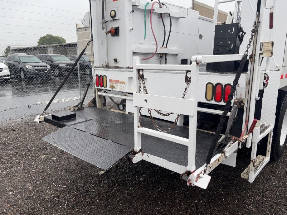 Image for 2011 Freightliner M2 106 Utility Truck w/Crane