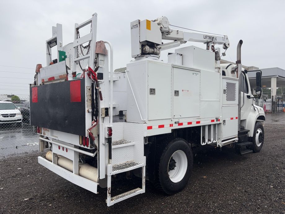 Image for 2011 Freightliner M2 106 Utility Truck w/Crane