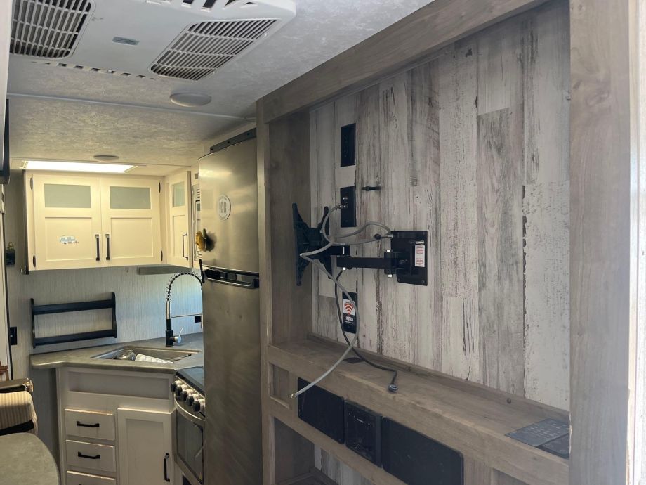 Image for 2021 Forest River 38ft Puma Camper