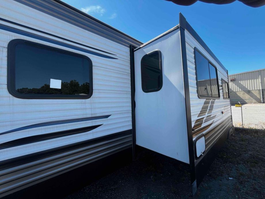 Image for 2021 Forest River 38ft Puma Camper