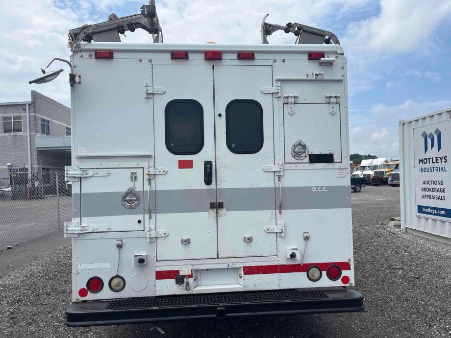 Image for 2009 Chevrolet Express 3500 S/A Mobile Office/ Workshop Truck Low Miles 166,637
