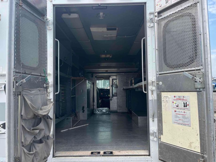 Image for 2009 Chevrolet Express 3500 S/A Mobile Office/ Workshop Truck Low Miles 166,637